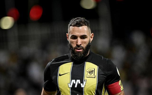 切尔西逆转里昂，本泽马状态火热