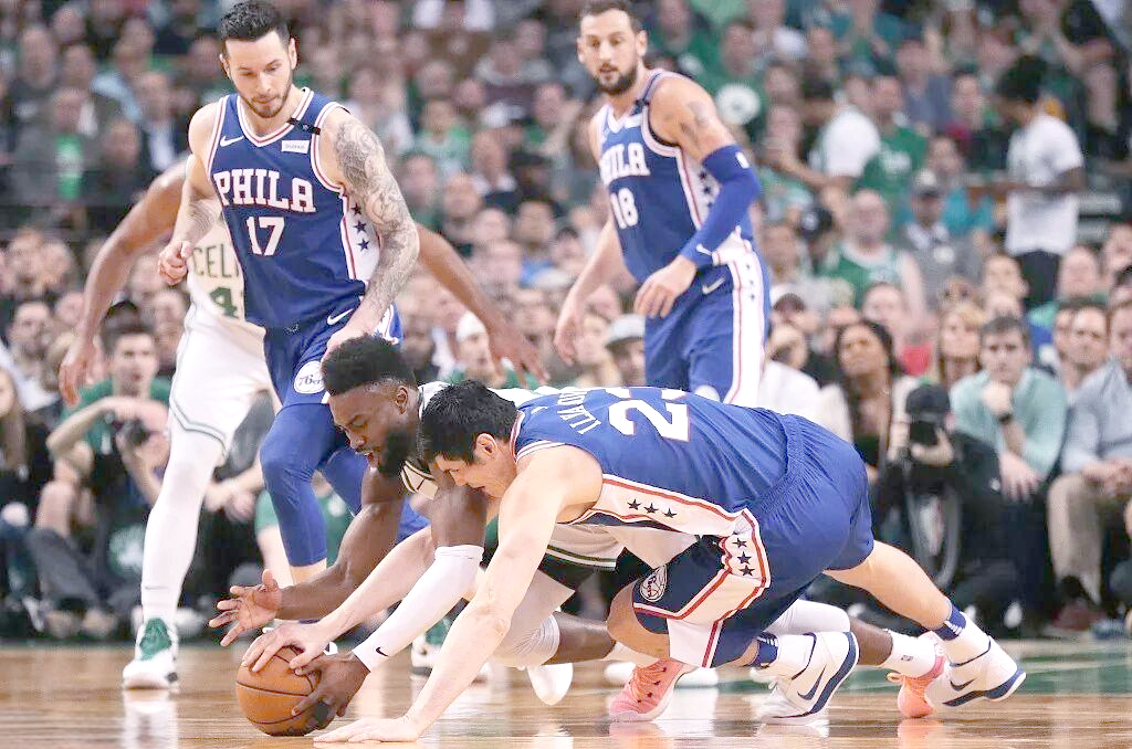 开云体育app-凯尔特人力克76人，米切尔统治全场