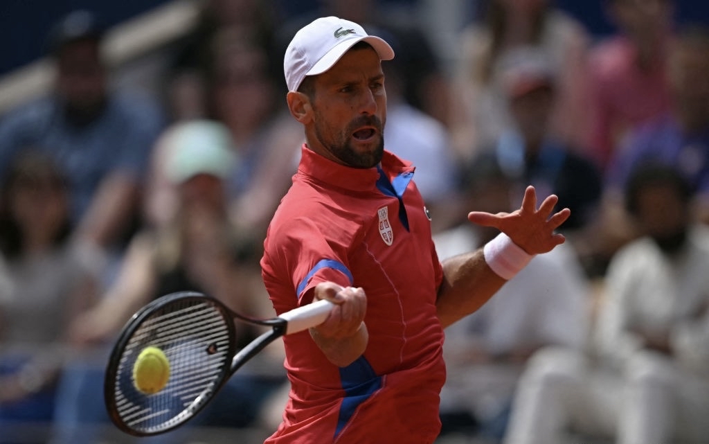 英国网球队鏖战欧洲网球队,德约科维奇三分雨点燃全场 英国网球队鏖战欧洲网球队,德约科维奇三分雨点燃全场