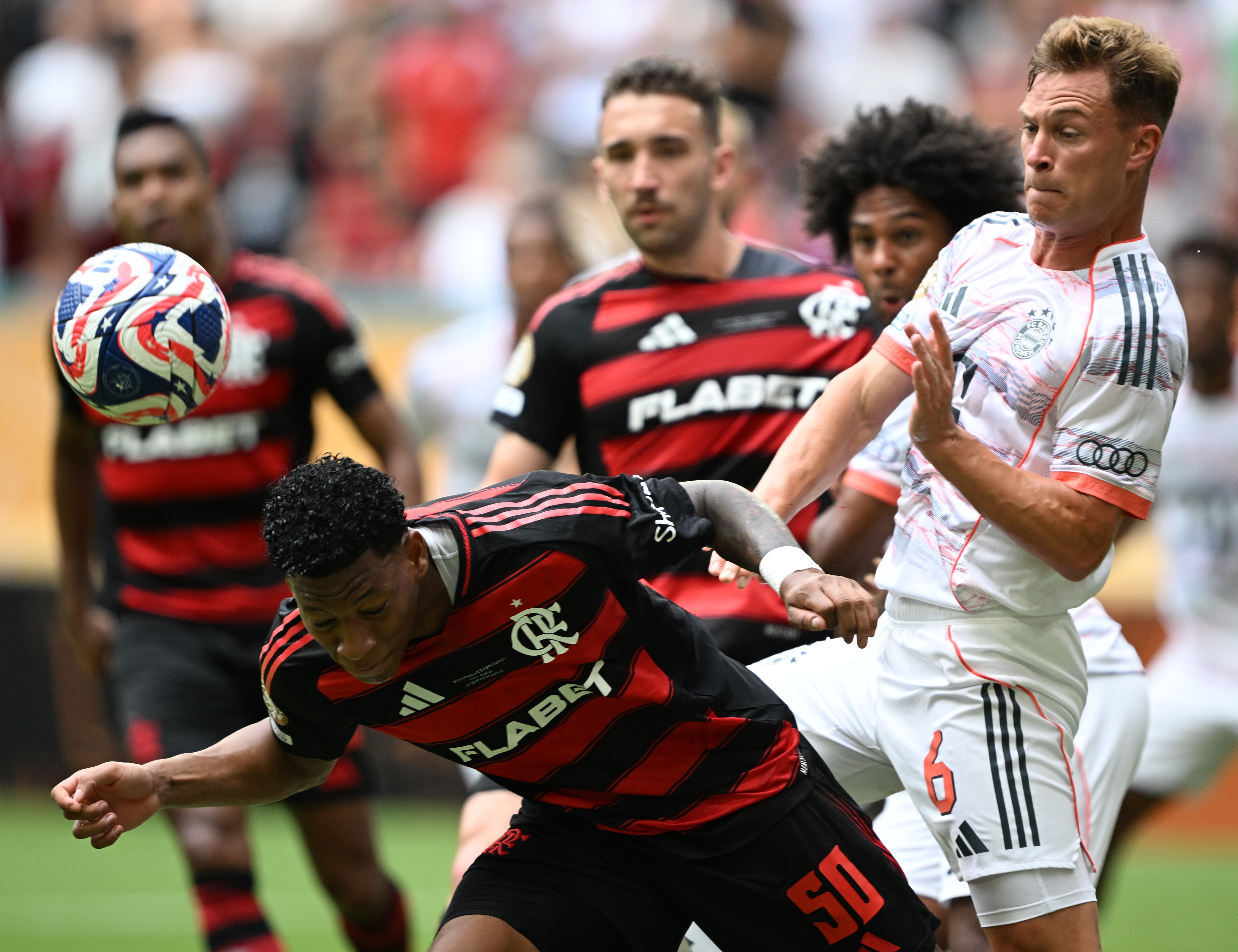 拜仁血洗巴西,卡塞米罗统治全场 拜仁血洗巴西,卡塞米罗统治全场