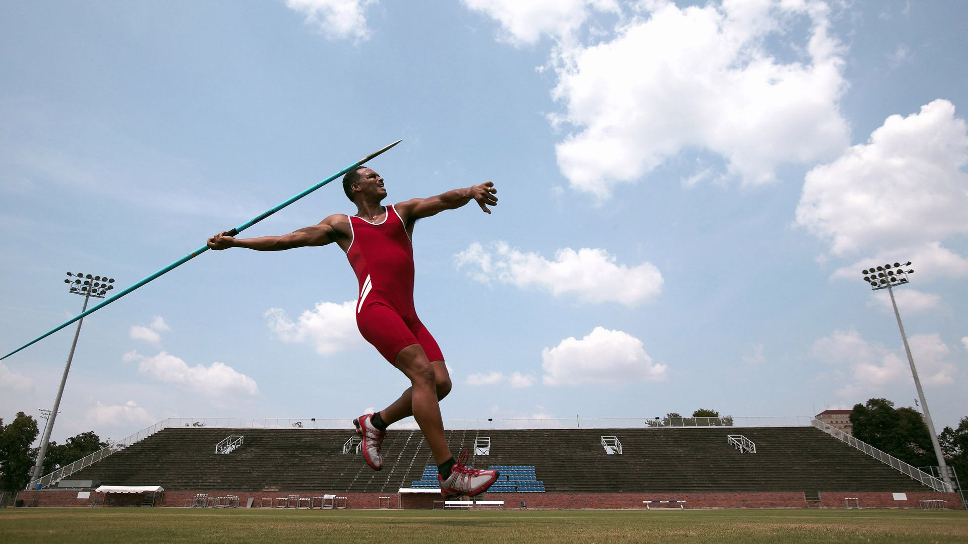 开云官方app入口-米切尔，撕裂洛杉矶夜幕的克利夫兰闪电