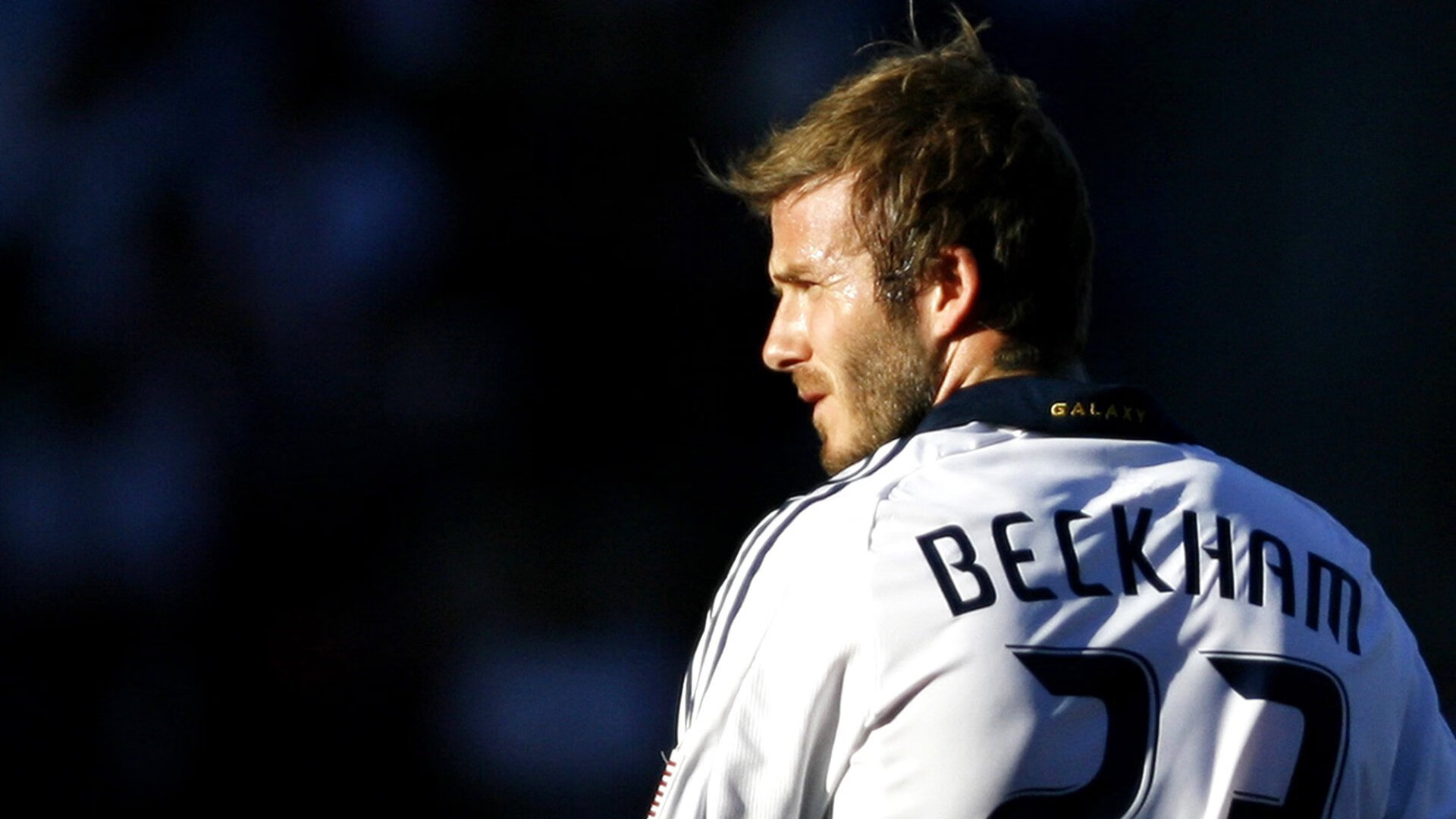 从密尔沃基到马尼拉，当鹈鹕的战术基因在世界杯赛场绽放—布克的接管时刻